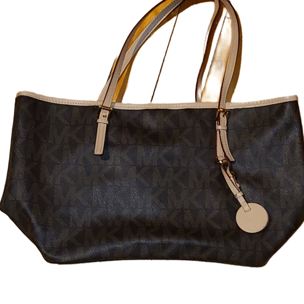 Michael Khors purse